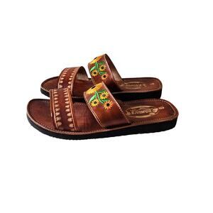 BAHIA Tooled Floral Brown Flip Flop Sandals SZ 5